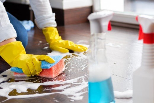 Guia da Limpeza Pesada: Os 5 Produtos Indispensáveis para Resultados Profissionais em Casa