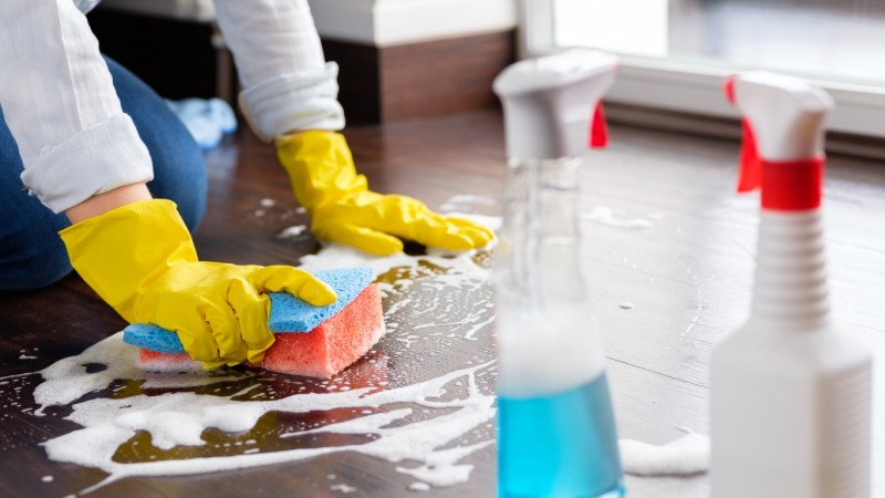 Guia da Limpeza Pesada: Os 5 Produtos Indispensáveis para Resultados Profissionais em Casa