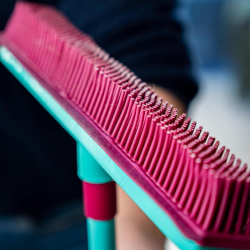 Vassoura Emborrachada Multiuso Noviça Bettanin