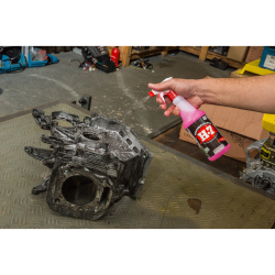 Desengraxante Multiuso H-7 500mL com Pulverizador Desengraxante Multiuso H-7 500mL com Pulverizador